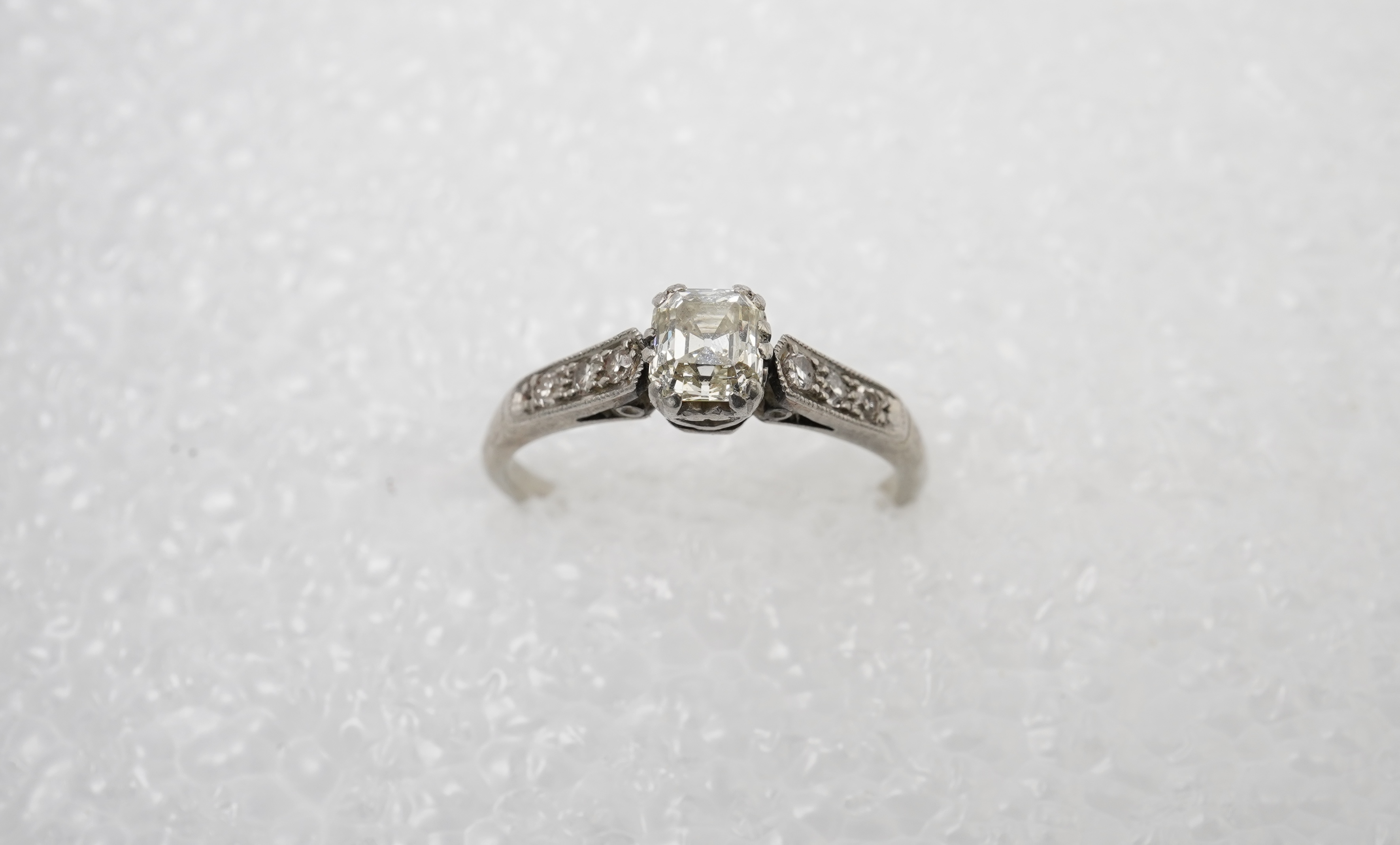 A diamond ring, 1920s